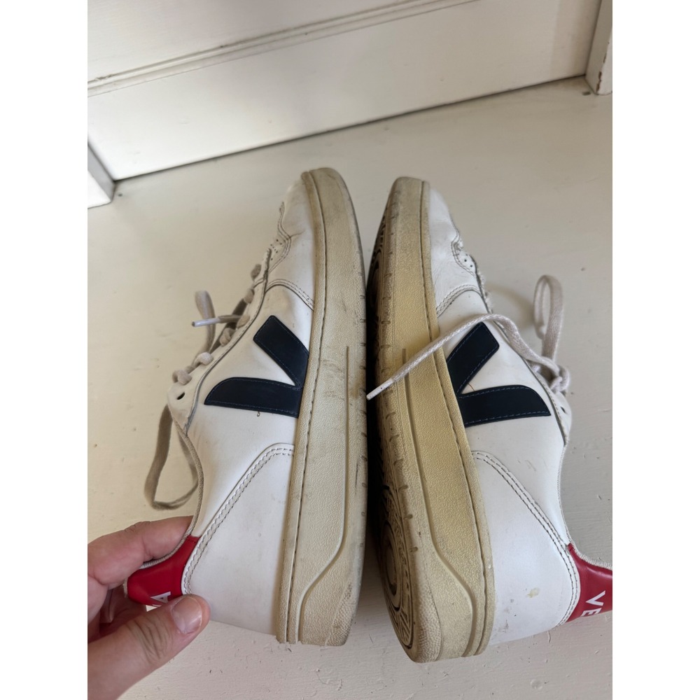 Veja V-10 sneakers in White, Nautico, and Pekin colorway women's size 9 - Picture 7 of 10